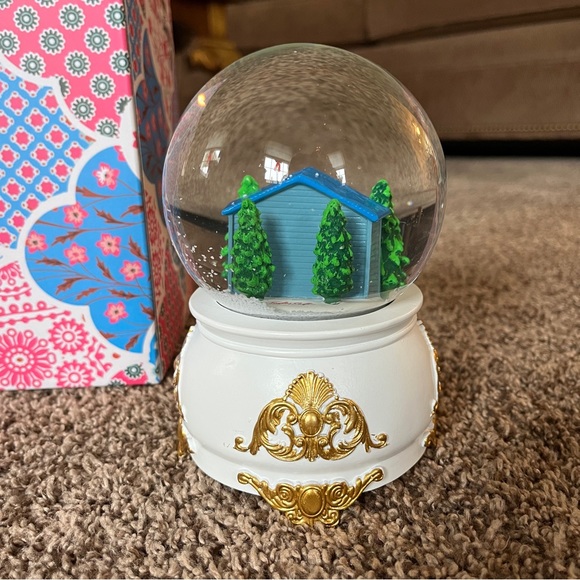 NEW Taylor Swift Lover Snow Globe - Picture 4 of 9